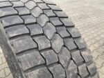 Używana opona ciężarowa 315/80R22.5 BIEŻNIKOWANA TYP KOSTKA / 8-10mm