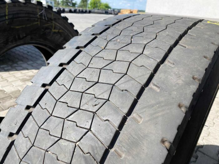 Używana opona ciężarowa 315/80R22.5 BRIDGESTONE ECOPIA H-DRIVE 002 / 8-9mm