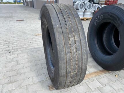  Używana opona ciężarowa 315/80R22.5 BRIDGESTONE R-STEER 001 PLUS / 8-9mm