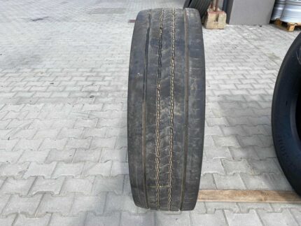 Używana opona ciężarowa 315/80R22.5 BRIDGESTONE R-STEER 001 PLUS / 8-9mm