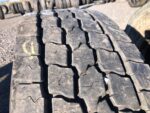 Używana opona ciężarowa 315/80R22.5 DUNLOP SP362 / 15-16mm