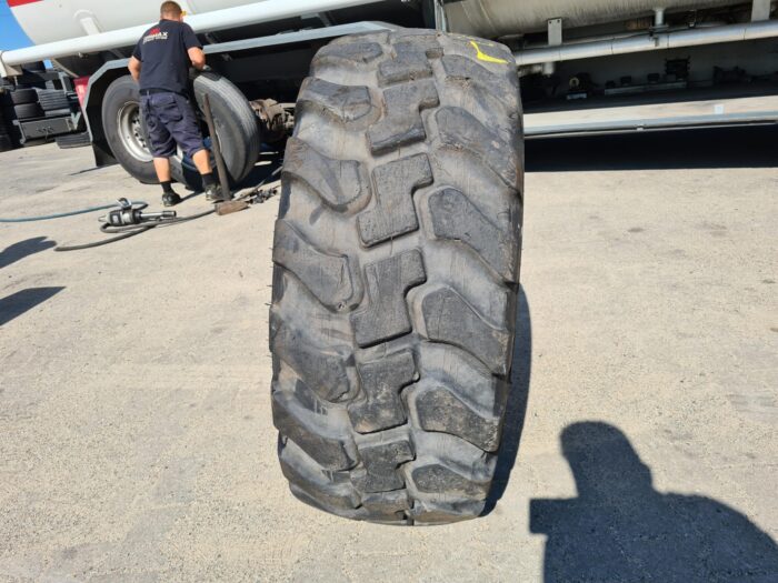 Opona do maszyn budowlanych 405/70R18 , 16/70R18 GALAXY MULTI TOUGH