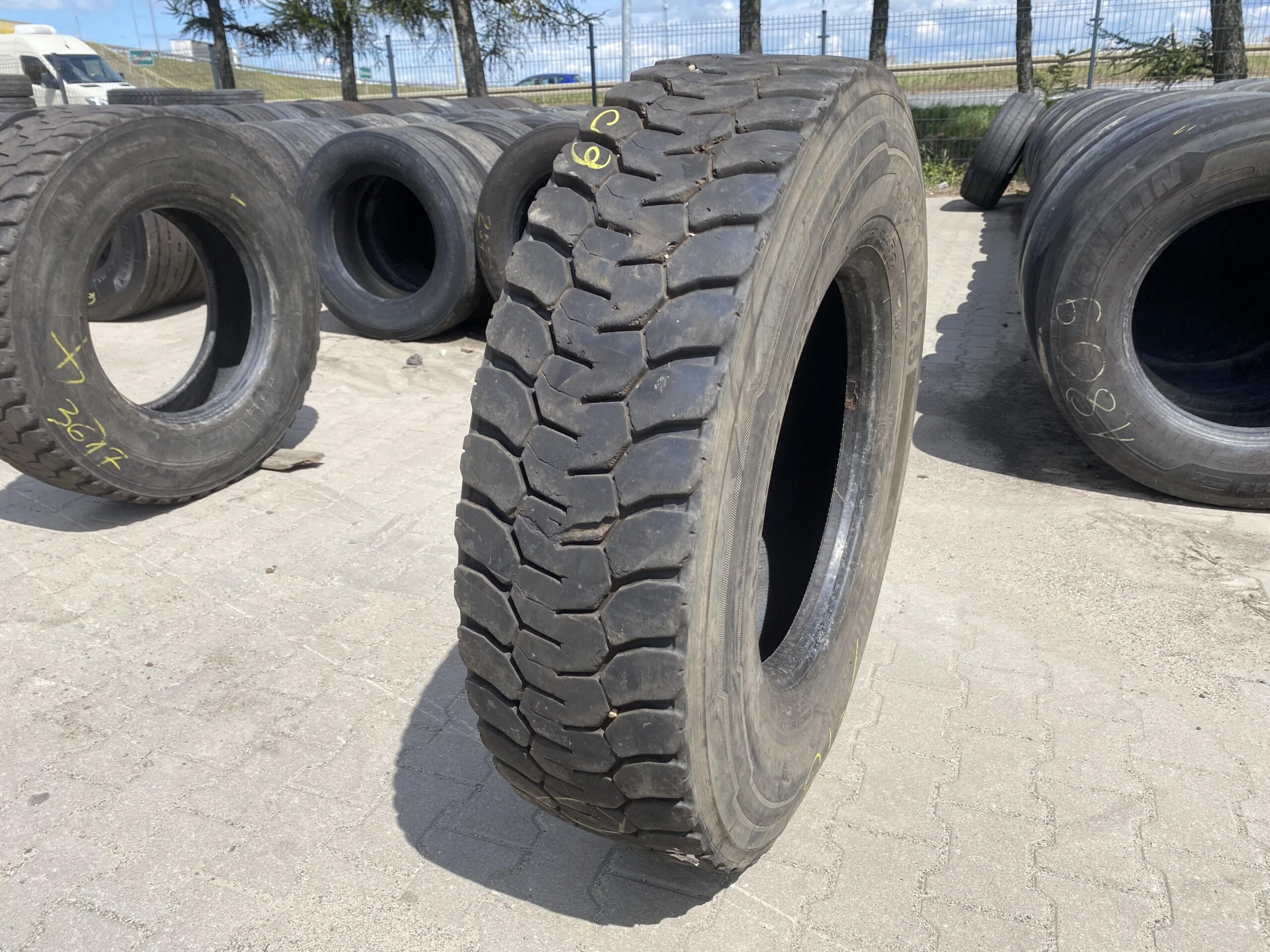 Opony ciężarowe 445/45R19.5 GOODYEAR KMAX T GEN-2 / pogłębiany Opona ciężarowa 315/80R22.5 BIEŻNIKOWANA TYP MICHELIN X WORKS D / 10-13mm