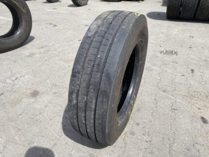 Opona ciężarowa 215/75R17.5 BRIDGESTONE R-STEER 002 / 7-8mm