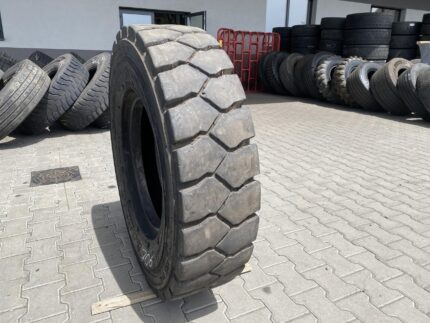 Opona przemysłowa do wózków. 10.00-20 MAXXIS TUFF-GUARD WIDE WALL / 80% Bieżnika