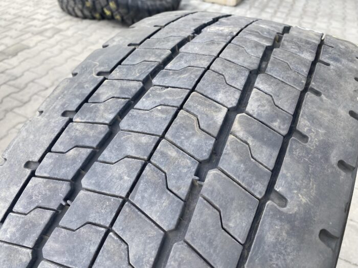Opona ciężarowa 295/60R22.5 BIEŻNIKOWANA TYP BRIDGESTONE M749 / 9mm