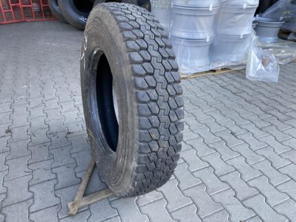  Opona ciężarowa 10R22.5 DUNLOP SP 431 / 18mm