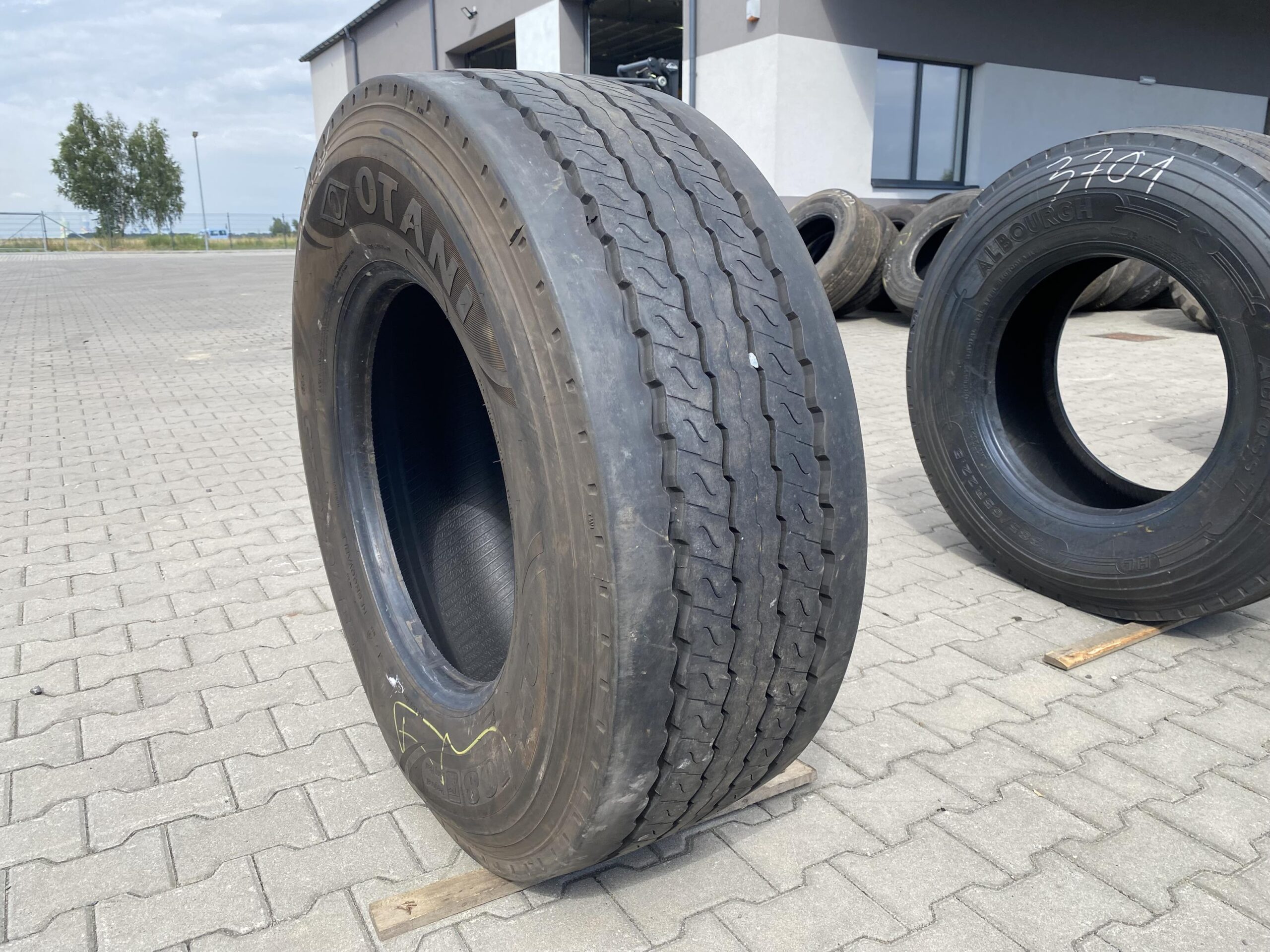 Opony ciężarowe 385/65R22.5 WESTLAKE MIXED TERRAIN WTM1 / 14-16mm Opona ciężarowa 385/65R22.5 OTANI OH-108 / 13mm
