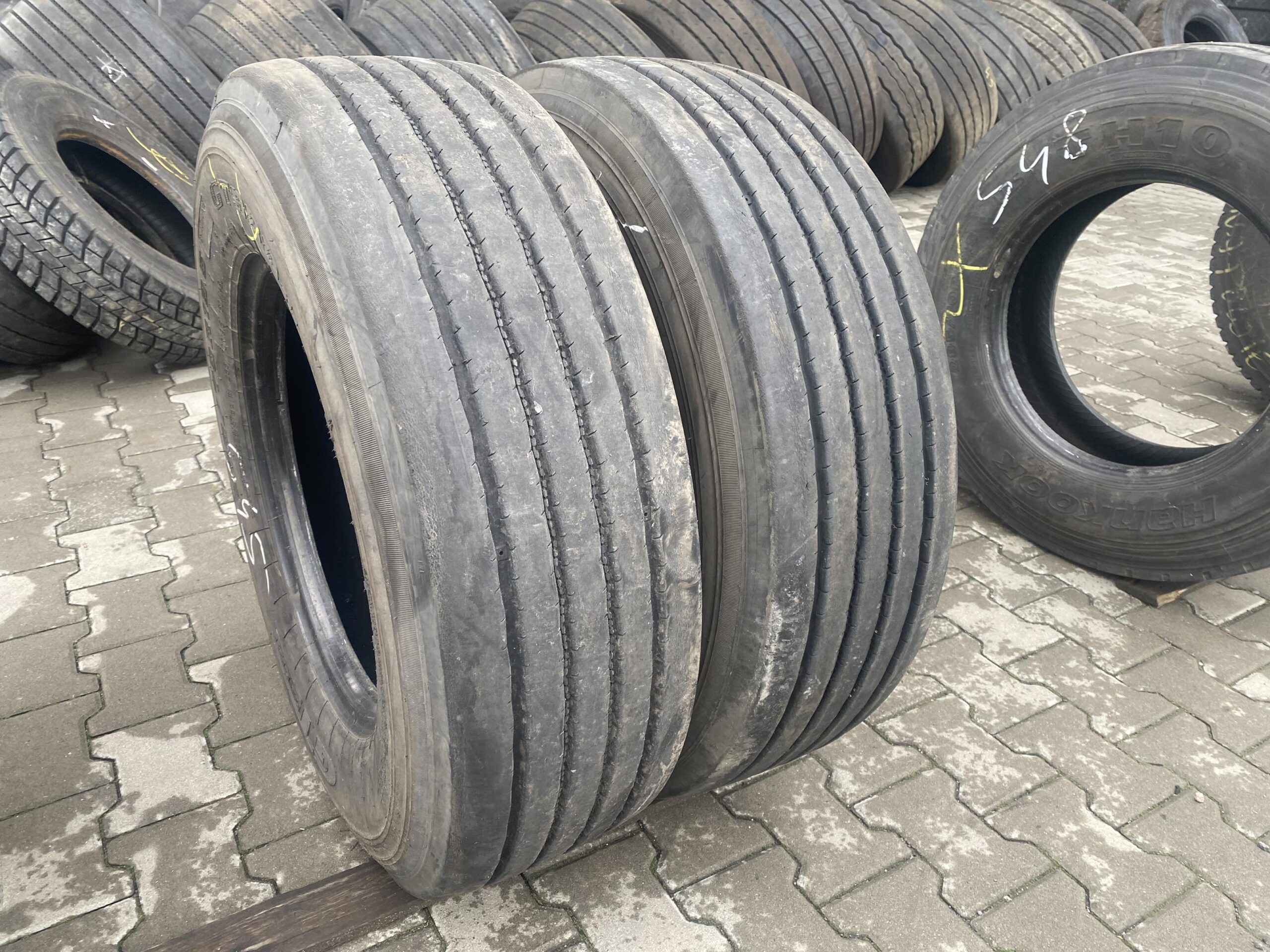 Opony ciężarowe 11.00R20 AEOLUS HN08 WINDPOWER WGC08 / 40-50% Bieżnika Opony ciężarowe 285/70R19.5 GTRADIAL GT988+ / 10-11mm