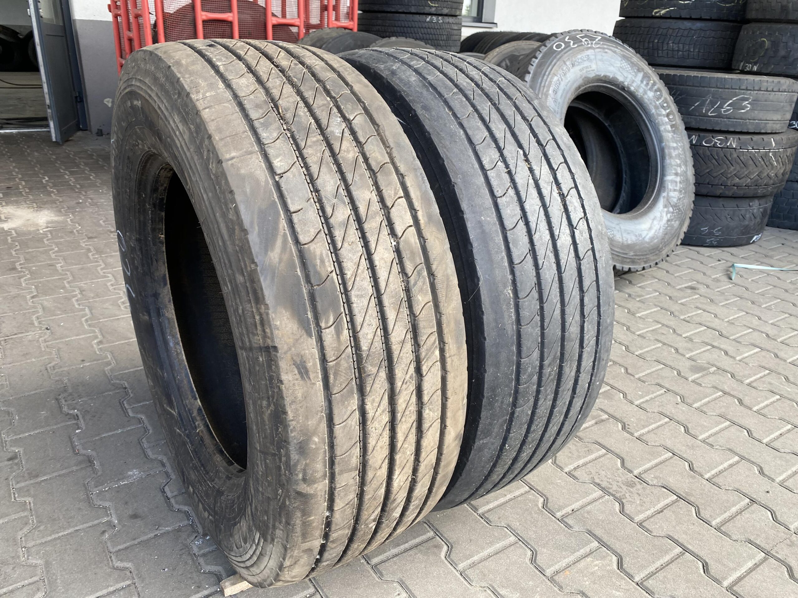 Opona ciężarowa 315/70R22.5 LINGLONG GREEN-VAN ETS100 / 13-14mm Opony ciężarowe 315/60R22.5 GOODYEAR MARATHON LHS II + / 7-8mm