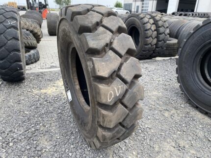  Opona przemysłowa do maszyn 12.00-20 MAXAM MS801 / 95% Bieżnika