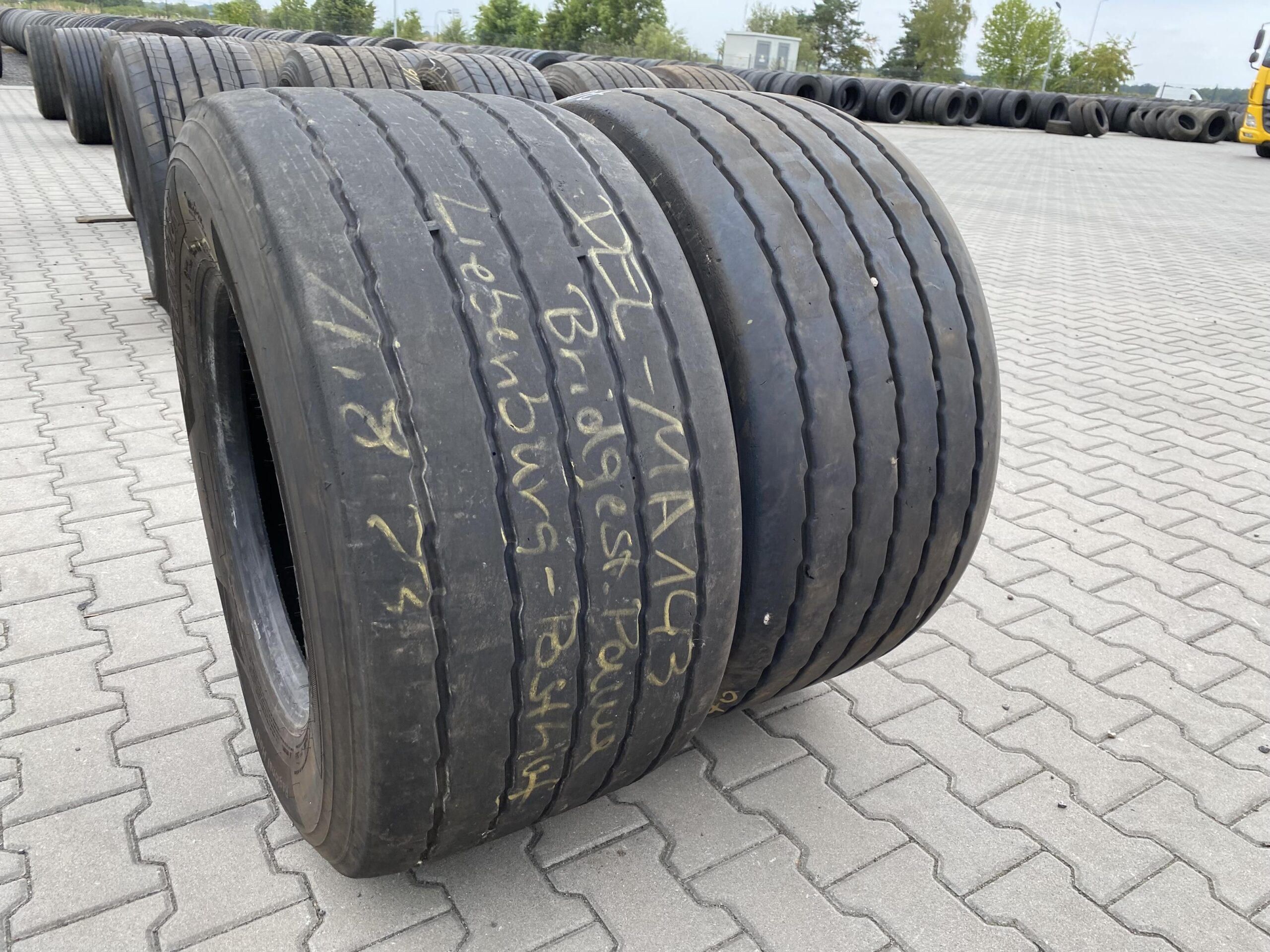 Opona ciężarowa 295/60R22.5 UNIROYAL DH100 / 7-9mm Opony ciężarowe 445/45R19.5 HANKOOK SMART FLEX TH31 / 9mm