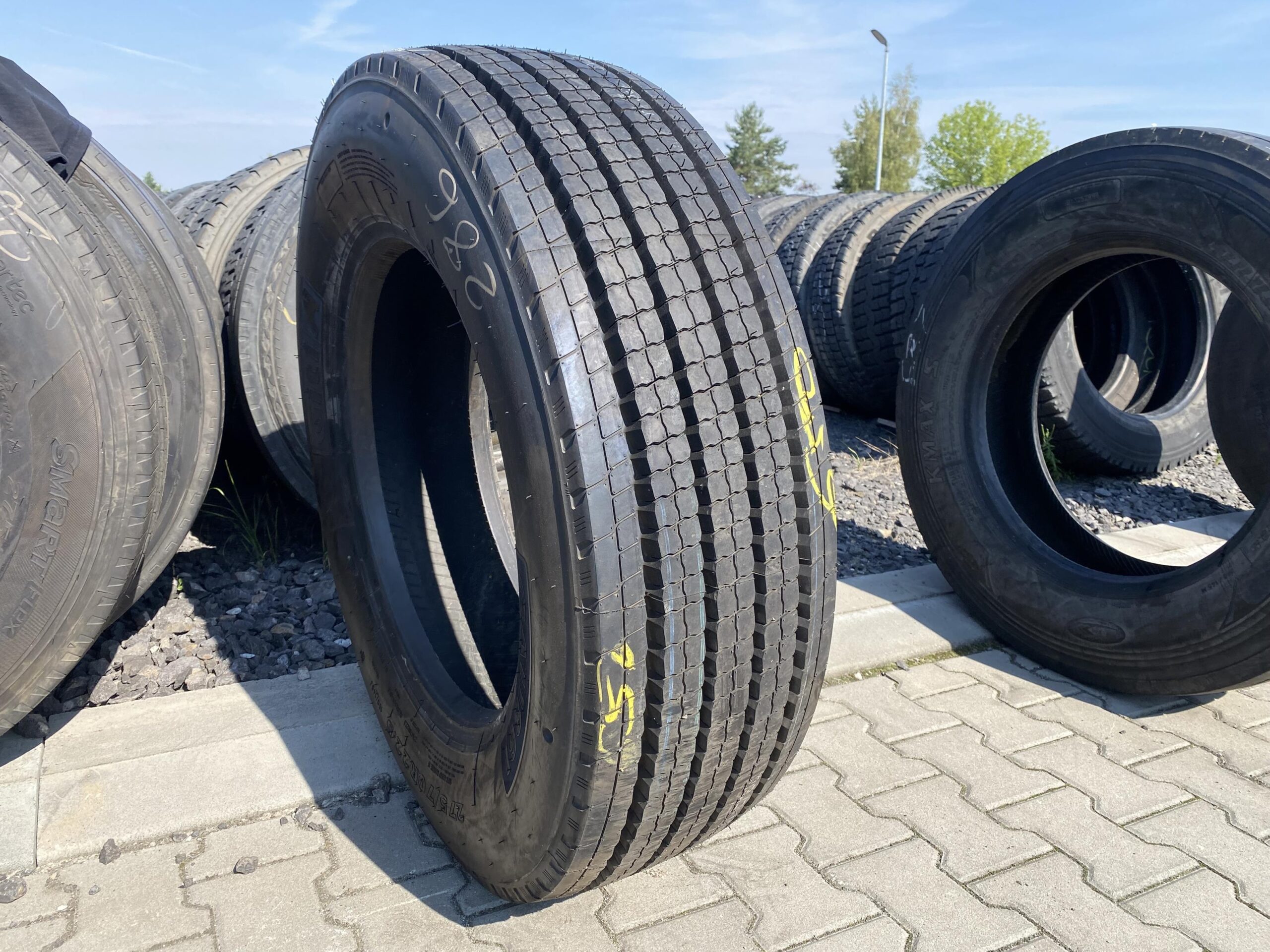 Opony ciężarowe 315/60R22.5 PIRELLI TH01 PROWAY / 5-8mm Opona ciężarowa 275/70R22.5 GITI GAU861 / 100% Bieżnika