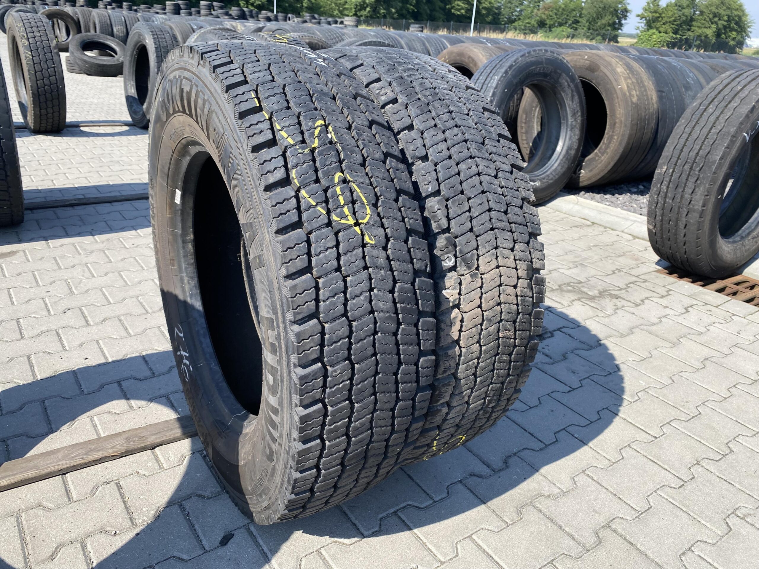 Opona ciężarowa 385/65R22.5 BIEŻNIKOWANA BANDAG TYP R168 PLUS / 9-10mm Opony ciężarowe 275/70R22.5 CONTINENTAL HDW2 SCANDINAVIA / 17mm