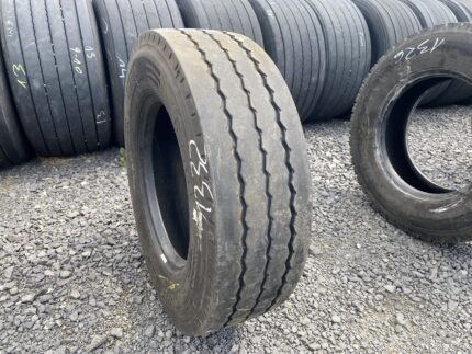  Opona ciężarowa 235/75R17.5  PIRELLI ST:01 / 7-8mm