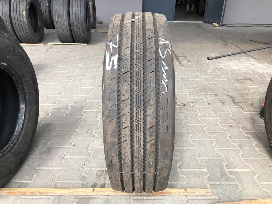 Opona ciężarowa 215/75R17.5 CONTINENTAL CONTI HYBRID LD3 / 13-14mm Opona ciężarowa 265/70R19.5 SEMPERIT RUNNER F2 / 13mm