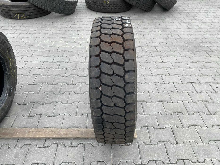 Opona przemysłowa do maszyn 12-16.5 (305/70-16.5) CAMSO SKS 532 / 50% bieżnika Opona ciężarowa 245/70R19.5 FULDA REGIOFORCE / 13-14mm