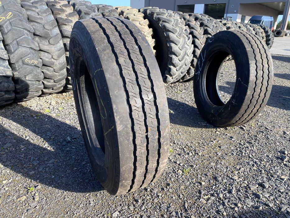 Opona ciężarowa 13R22.5 MICHELIN XWORKS XDY / 15-19mm Opona ciężarowa 245/70R19.5 GOODYEAR KMAX T / 11-12mm