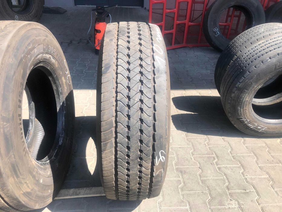 Opona ciężarowa 315/70R22.5 TEAMSTAR TH STEER 2 / 9-10mm Opona ciężarowa 305/70R19.5 GOODYEAR KMAX S / 10mm