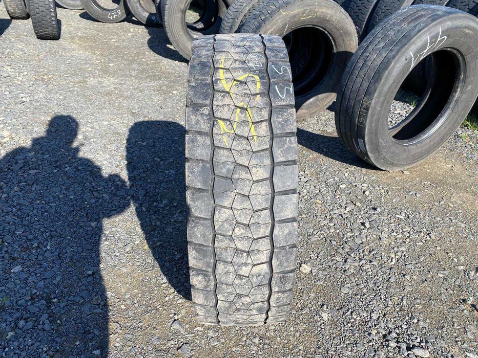 Opony ciężarowe 385/65R22.5 BERLINER E3T / 9mm Opony ciężarowe 265/70R19.5 BRIDGESTONE R-DRIVE 002 / 6-7mm