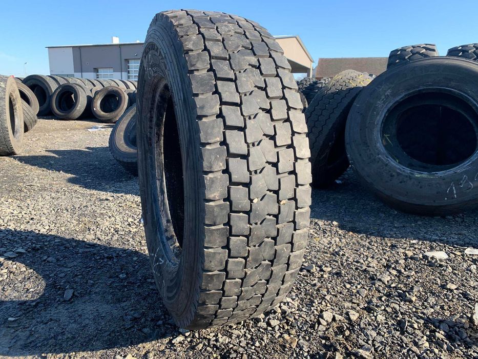 Opona ciężarowa 265/70R19.5 MICHELIN XMULTI D / 12mm Opona ciężarowa 265/70R19.5 PIRELLI TR:01 / 9-12mm