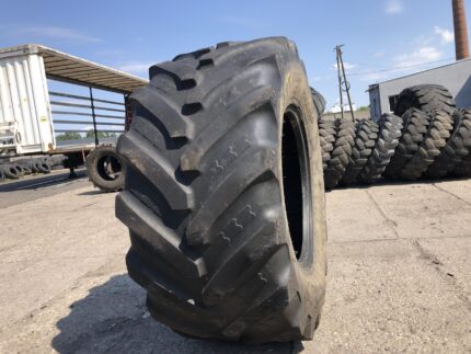 Opona rolnicza terenowa 600/65R28 BKT AGRIMAX RT657