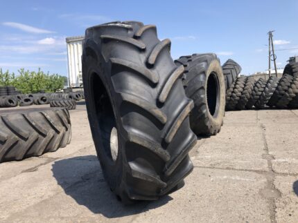  Opona do maszyn rolniczych 420/85R28 16.9R28 CONTINENTAL TRACTOR 85 / 80% bieżnika