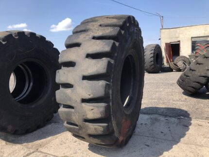  Opona przemysłowa  20.5R25 BRIDGESTONE D-LUG / skalnA 95% bieżnika