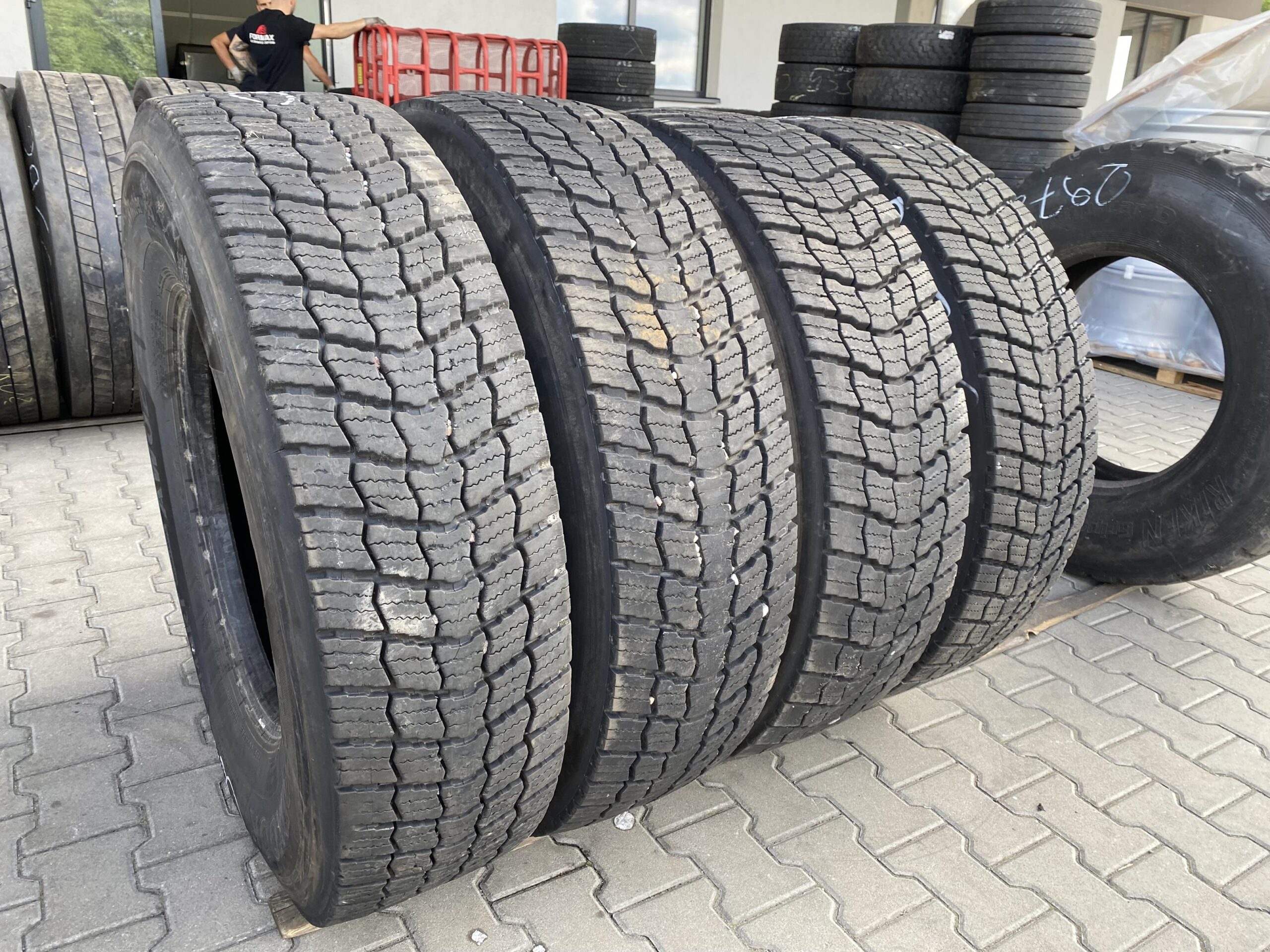 Opona ciężarowa 225/75R17.5 SEMPERIT EURO-STEEL / 100% Bieżnika Opony ciężarowe 315/80R22.5 BIEŻNIKOWANA MARANGONI RDW MS9 TYP KOSTKA / 11-14mm