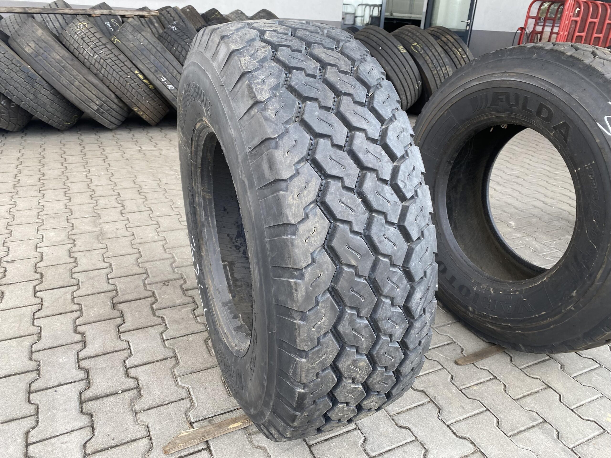 Opony ciężarowe 385/65R22.5 APOLLO ENDU TRAX MA HD/ 9-11mm Opona ciężarowa 385/65R22.5 BRIDGESTONE M748 / 18mm