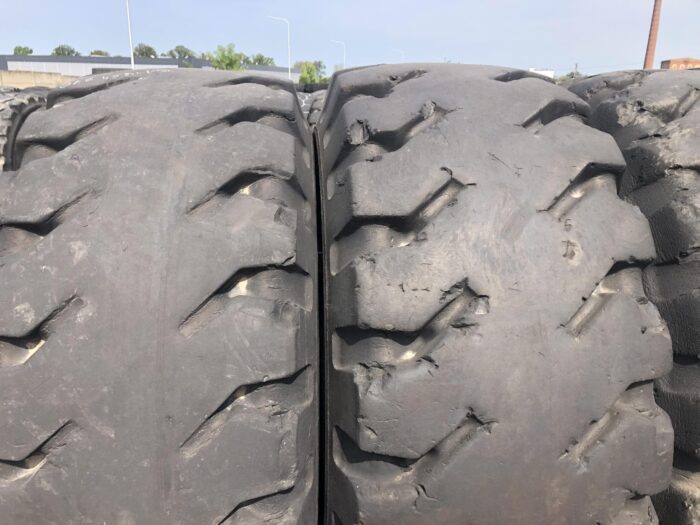 Opona przemysłowa do maszyn MICHELIN XMINE D L  skalna  bieżnika