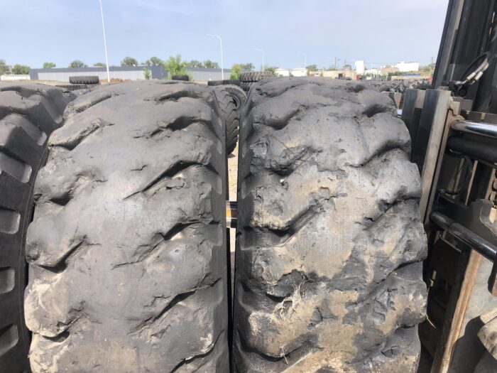Opona przemysłowa do maszyn MICHELIN XMINE D L  skalna  bieżnika