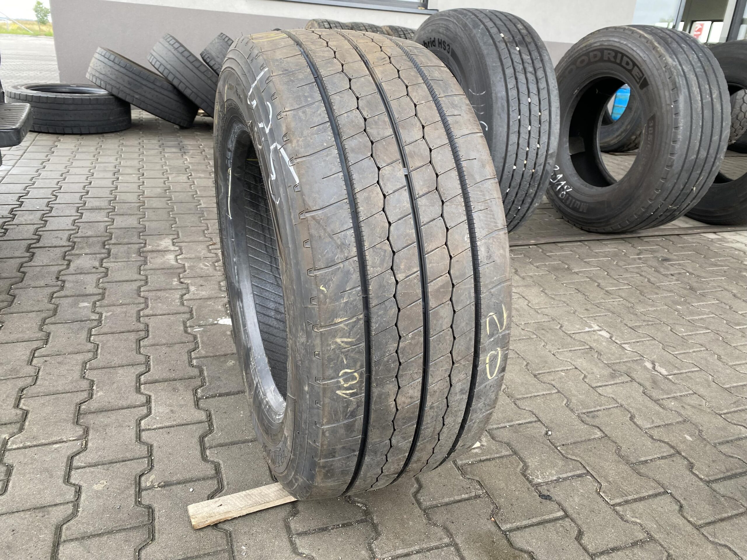 355/50R22.5 HANKOOK AL20W E-CUBE MAX / 100% Bieżnika HANKOOK ALW ECUBE MAX Bieżnika
