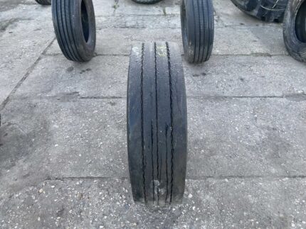 Opona ciężarowa 235/75R17.5 SEMPERIT RUNNER T2  / 8-9MM