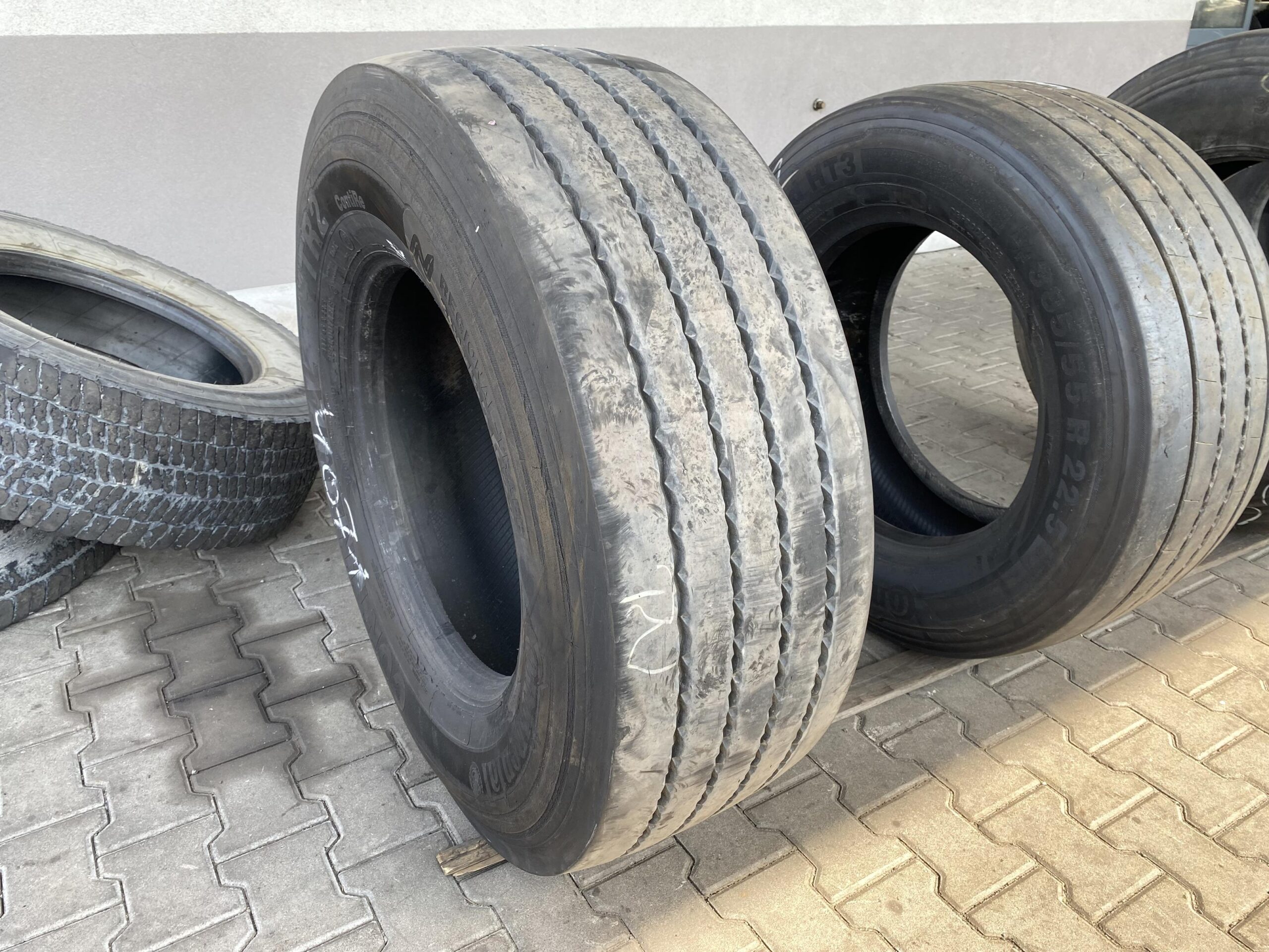 385/65R22.5 CONTINENTAL HTR2 / 12-13mm CONTINENTAL HT