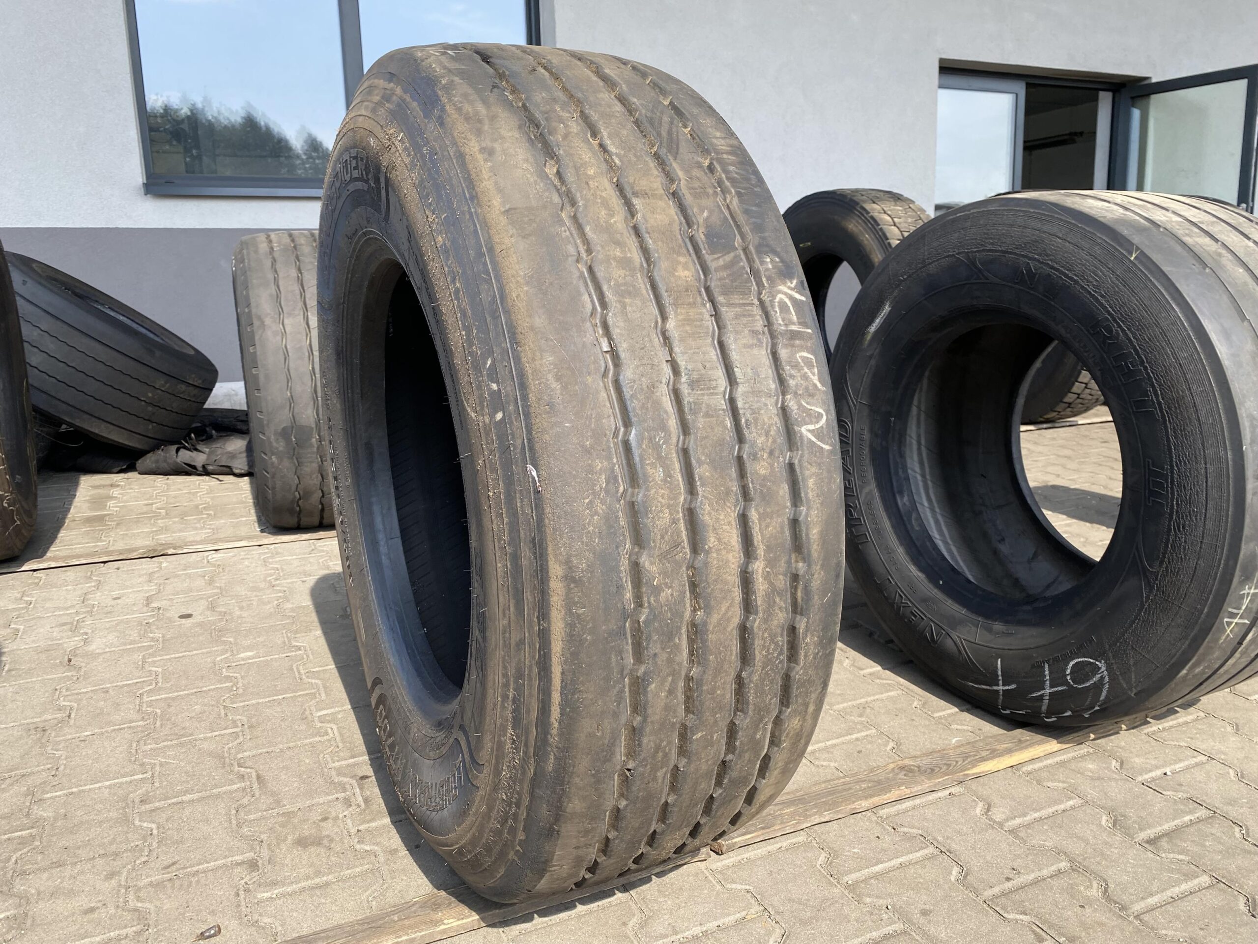385/65R22.5 LANDSPIDER LONGTRAXX HT700 / 9-10mm LANDSPIDELONGTRAXX HT