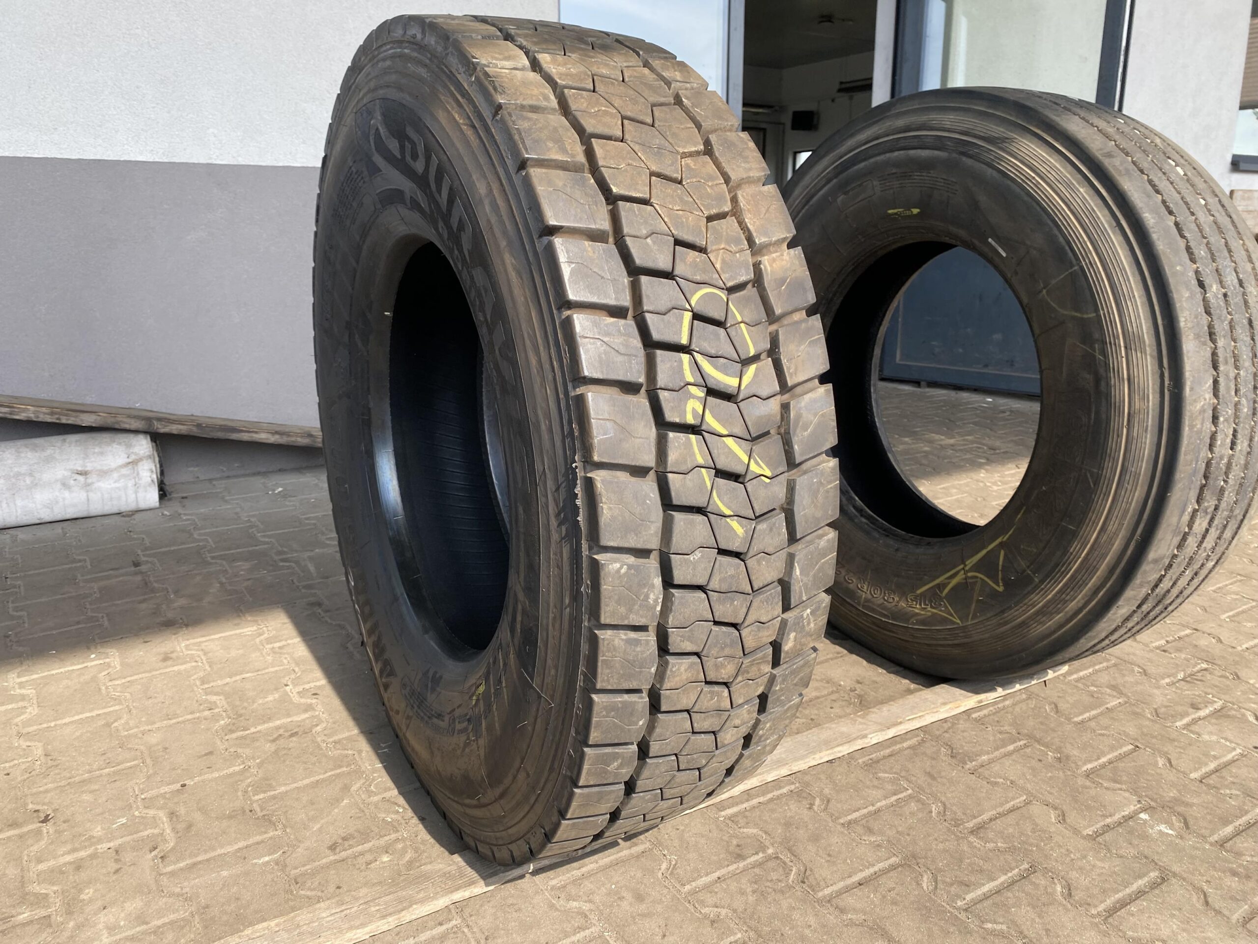 315/80R22.5 BRIDGESTONE DURAVIS R-DRIVE 002 / 18mm BRIDGESTONE DURAVIS RDRIVE