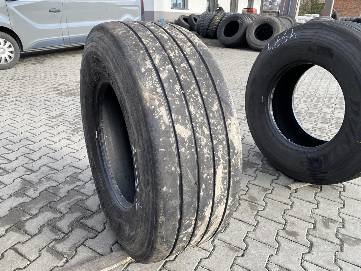 Używane opony do ciężarówek 385/65R22.5 DUNLOP SP247 / 6-8mm Używane opony do ciężarówek 385/65R22.5 DUNLOP SP247 / 6-8mm