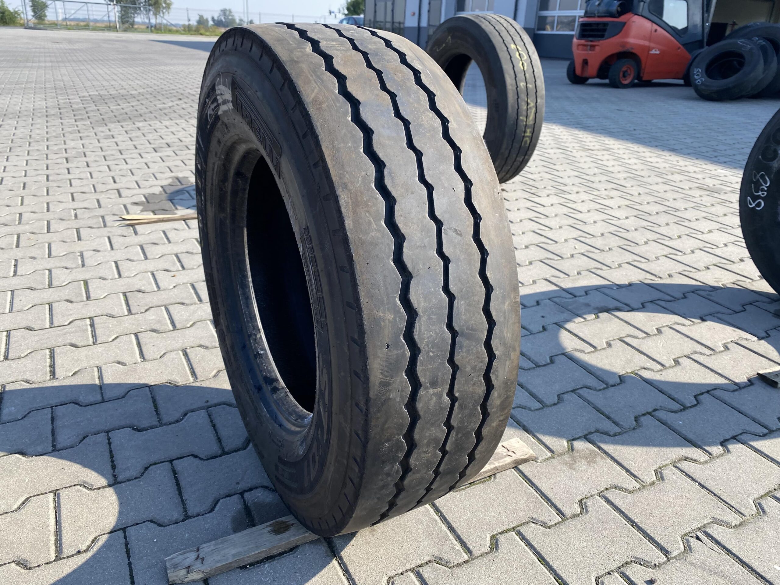 245/70R17.5 PIRELLI ST:01 / 6-8mm PIRELLI ST
