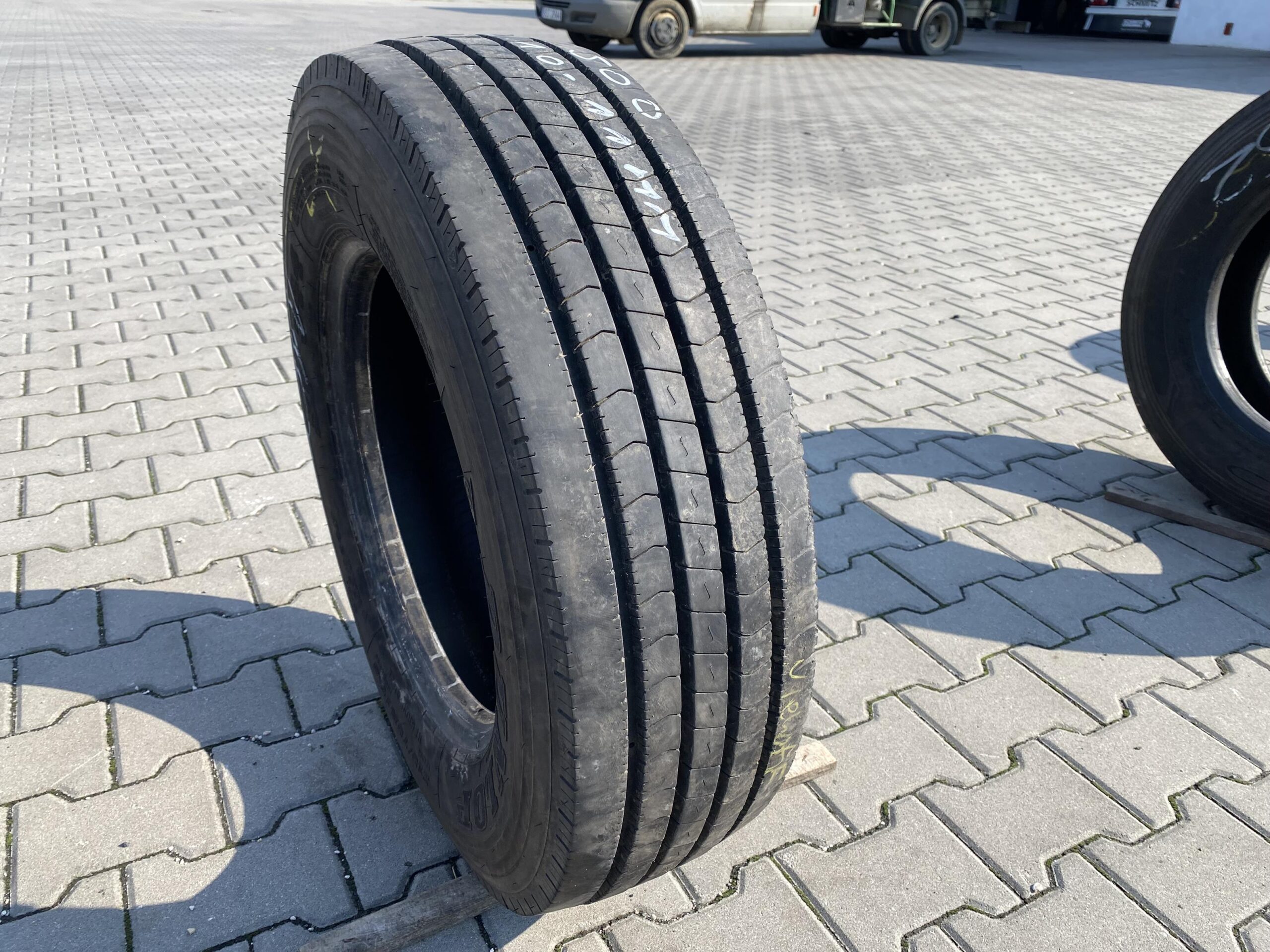 215/75R17.5 DUNLOP SP344 / 10-11mm DUNLOP SP