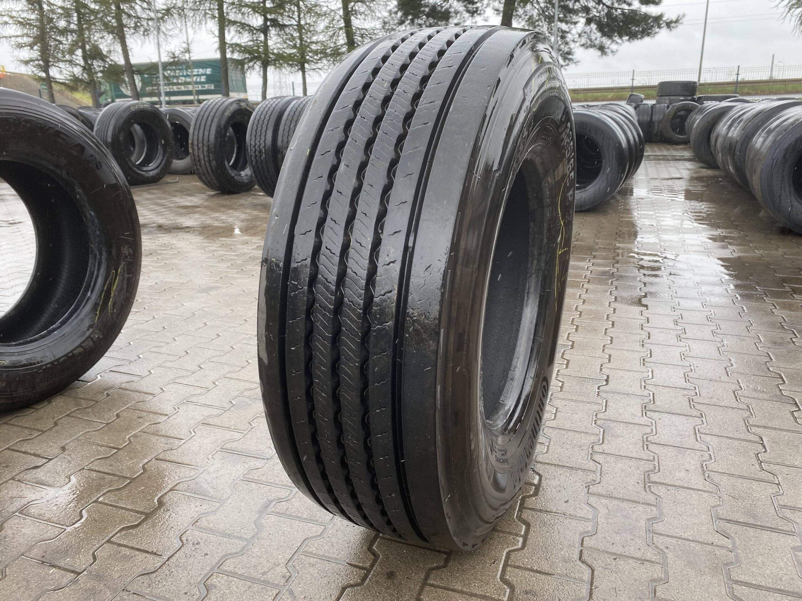 385/65R22.5 CONTINENTAL CONTI HYBRID HS3+ / 11-12mm CONTINENTAL CONTI HYBRID HS