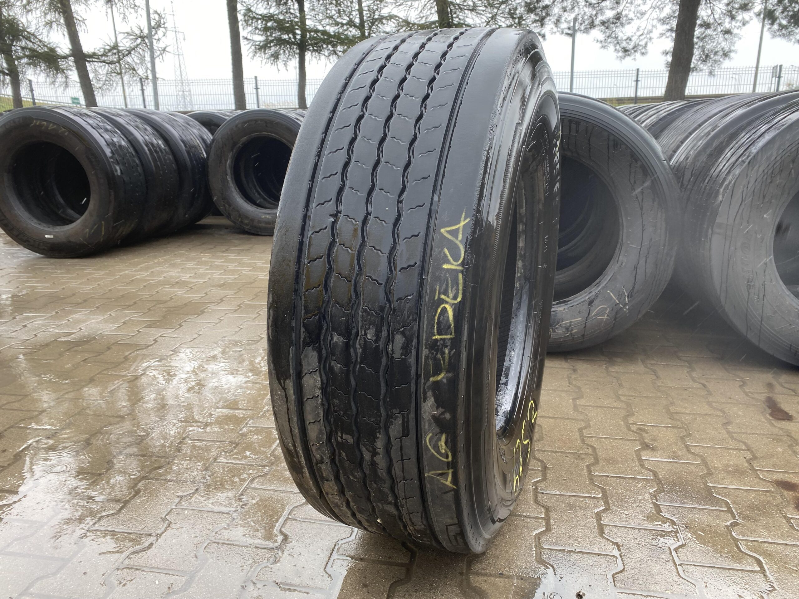 385/65R22.5 CONTINENTAL CONTI HYBRID HS3 / 7-8mm CONTINENTAL CONTI HYBRID HS