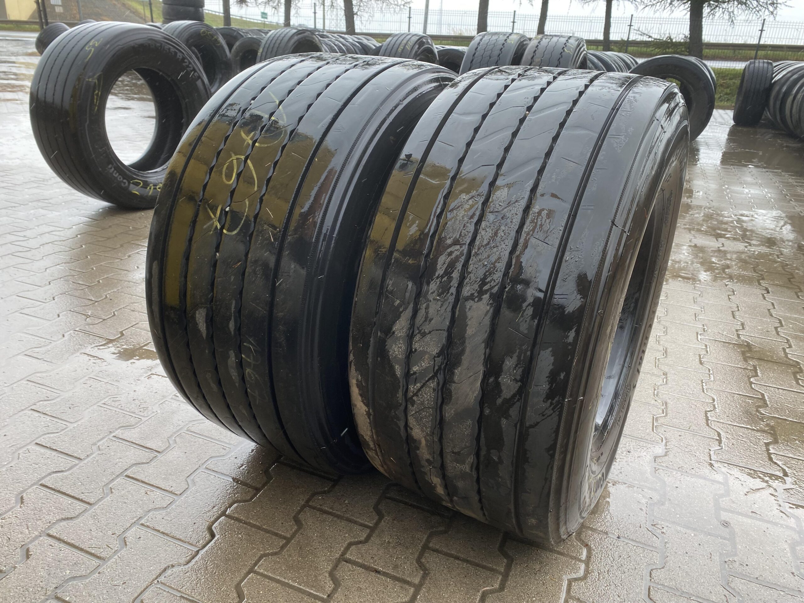 435/50R19.5 CONTINENTAL CONTI HYBRID HT3 / 11-12mm CONTINENTAL CONTI HYBRID HT