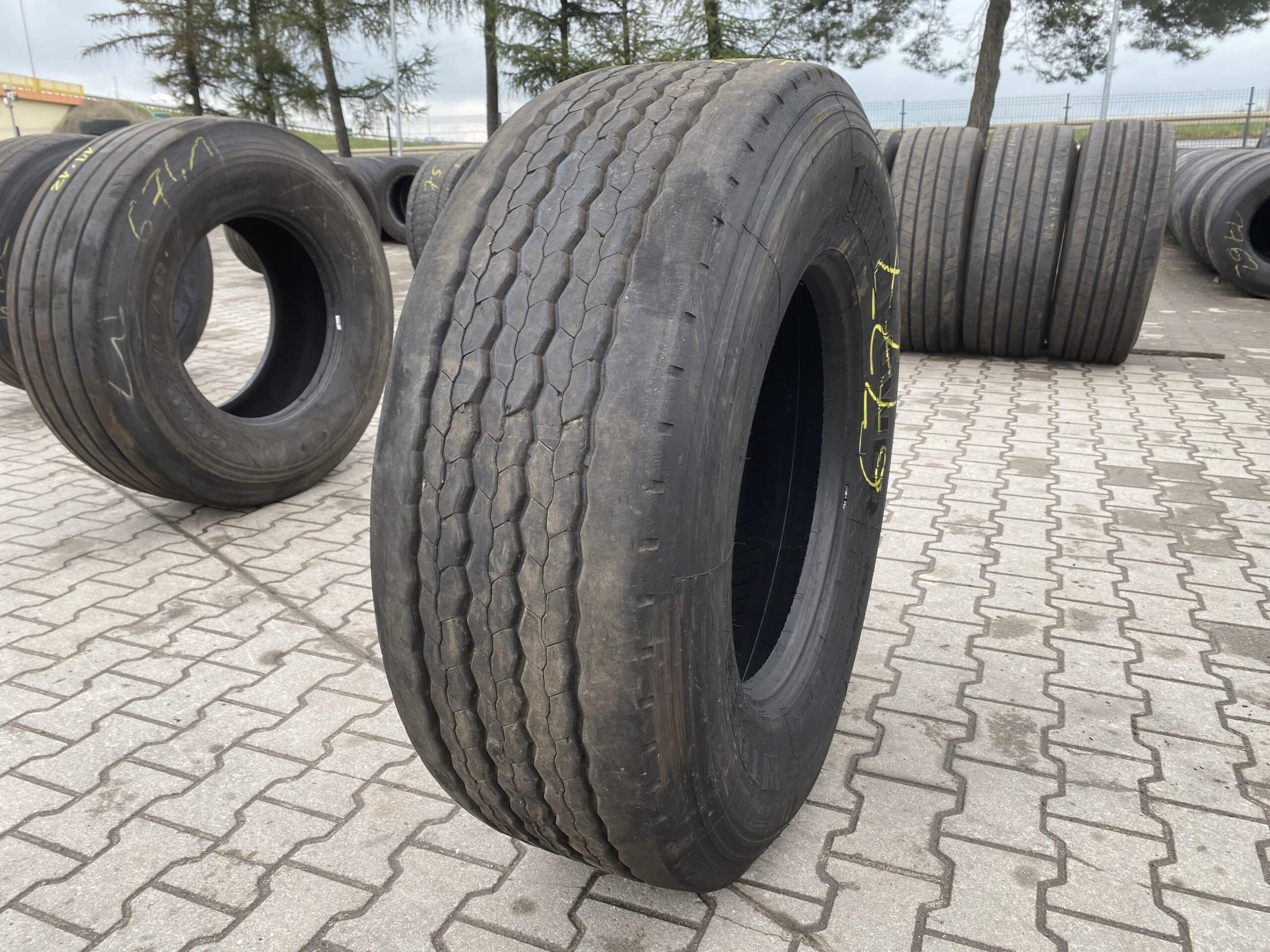 385/65R22.5 WINDPOWER WTR69 / 10-11mm WINDPOWEWT