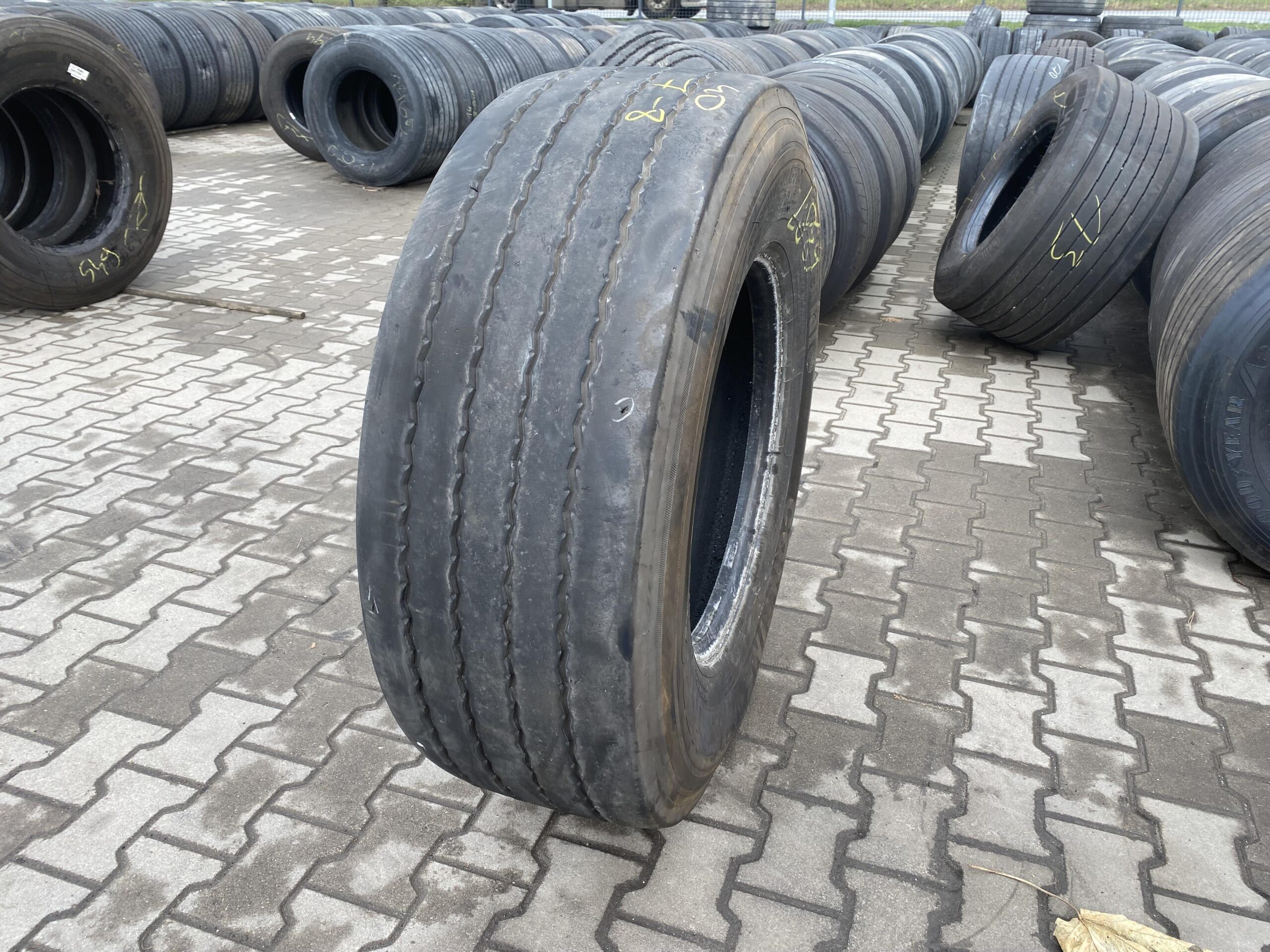 385/65R22.5 CONTINENTAL HTR2 / 7-8mm CONTINENTAL HT