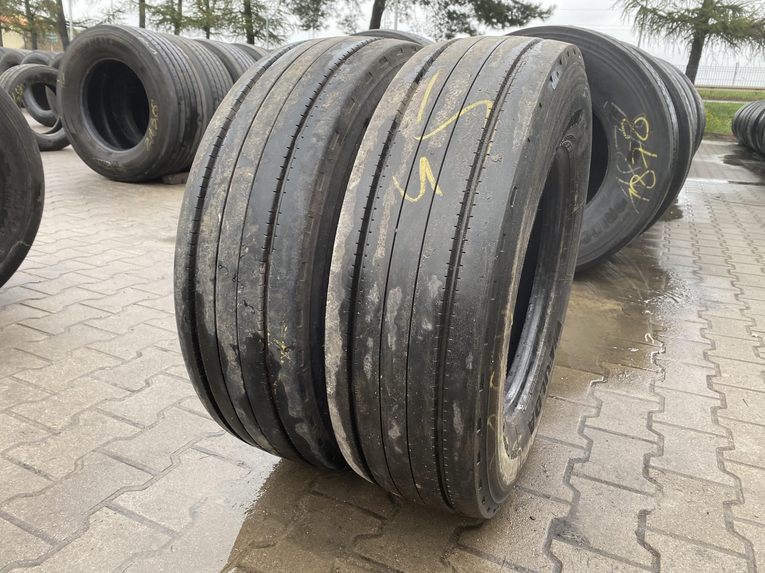 235/75R17.5 FULDA ECOTONN / 8-9mm FULDA ECOTONN