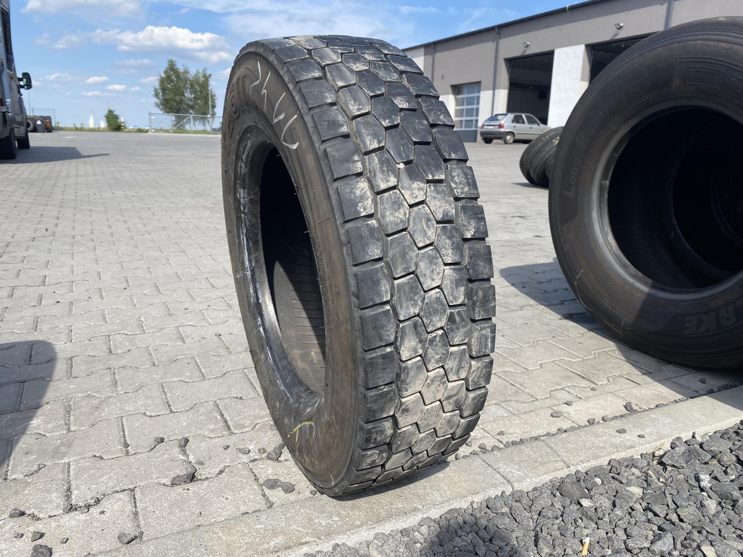 215/75R17.5 FIRESTONE FD611 / 9mm FIRESTONE FD