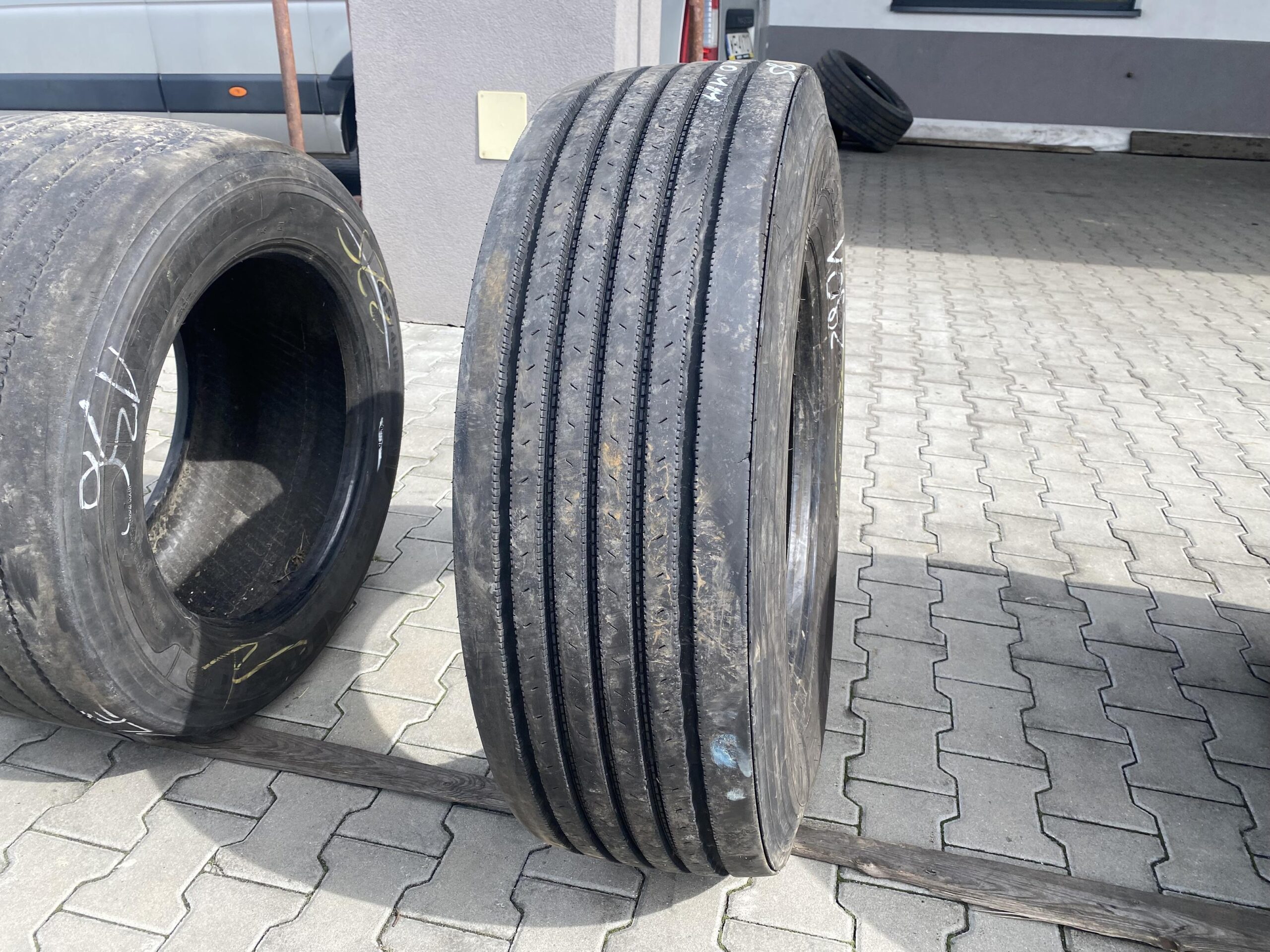 315/70R22.5 YOKOHAMA 107ZL / 10mm YOKOHAMA ZL