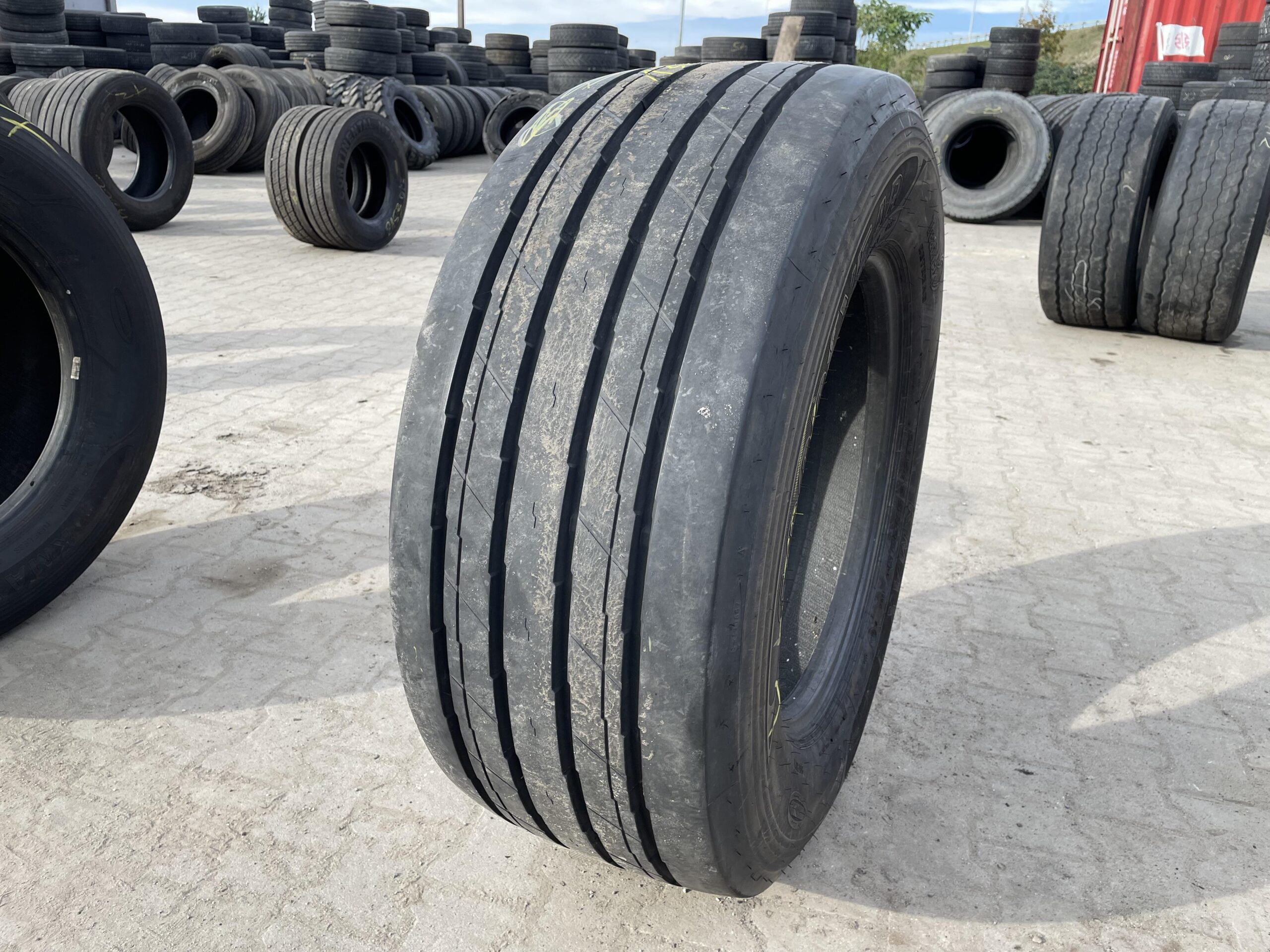 385/55R22.5 GOODYEAR KMAX T / 13mm GOODYEAKMAX T
