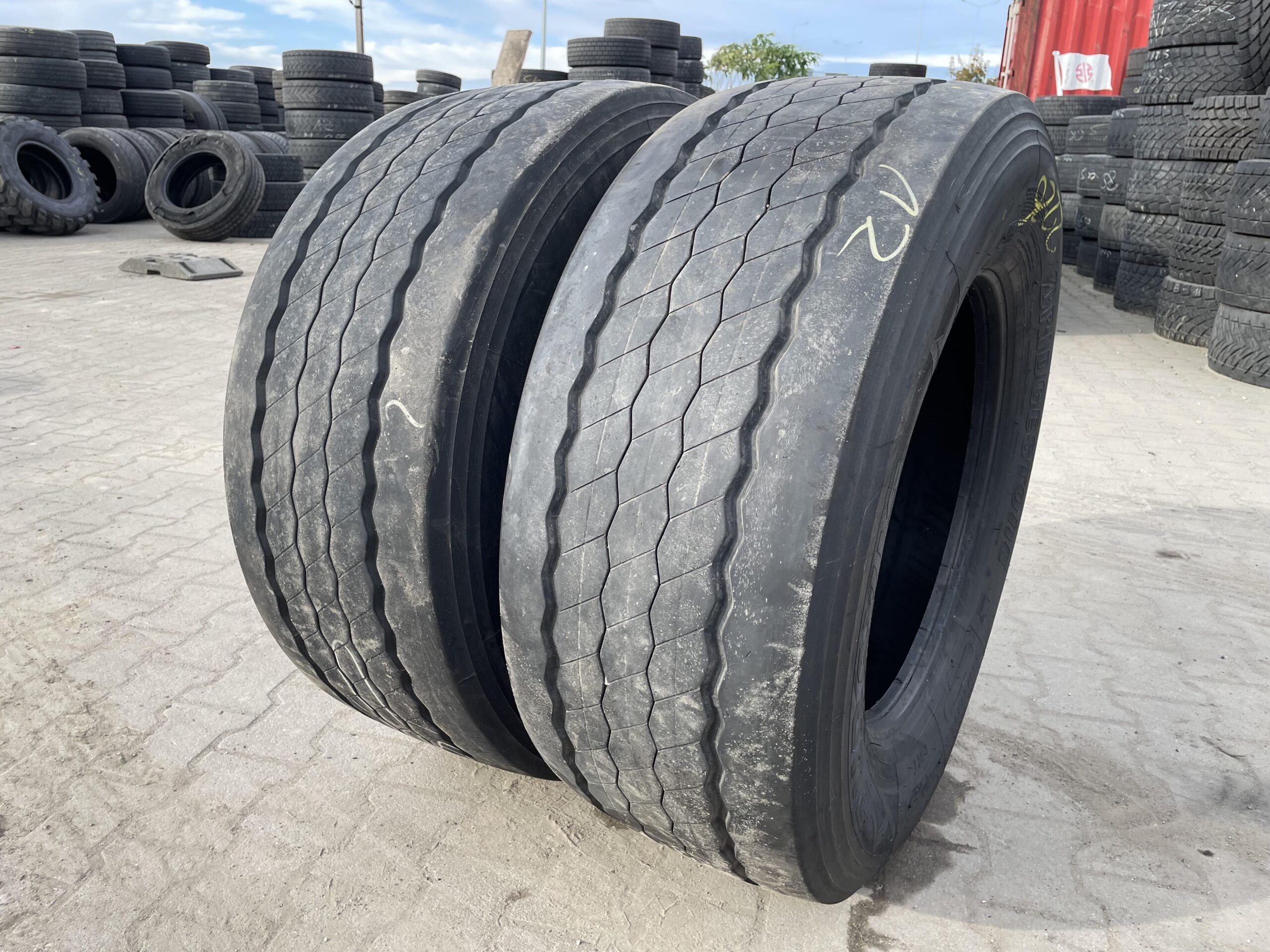 385/55R22.5 BRIDGESTONE DURAVIS R-TRAILER 002 / 10-12mm BRIDGESTONE DURAVIS RTRAILE